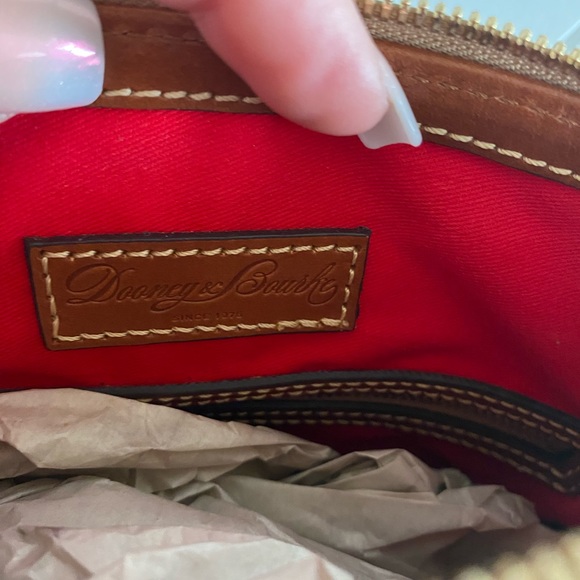 Dooney & Bourke White Ostrich Leather purse.
Brand new condition only used once. - Picture 4 of 11